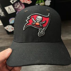Buccaneers snapback hat